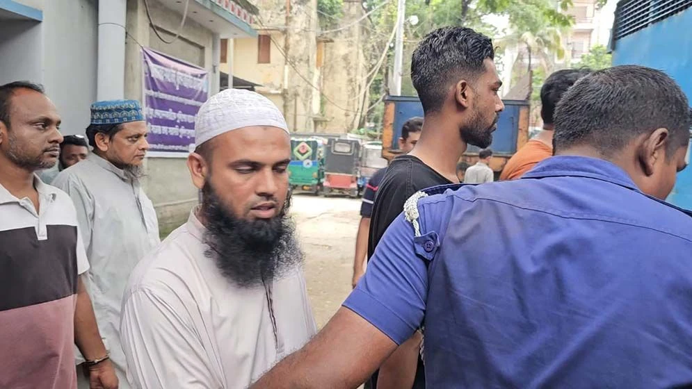 ছাত্রীকে ধর্ষণের অভিযোগে মাদ্রাসা অধ্যক্ষ আটক