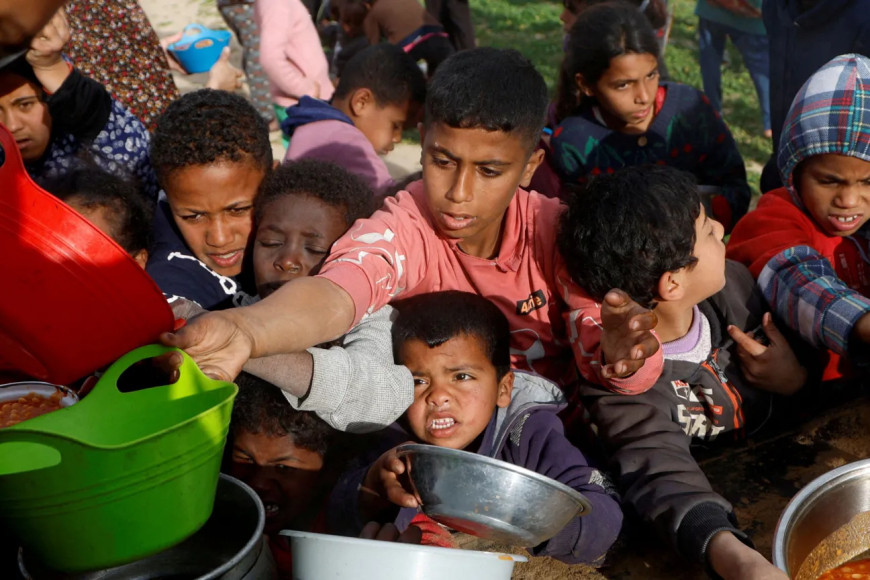 Gaza food prices spike after Israel halts aid deliveries